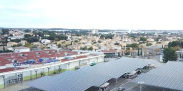 GreenYellow va installer des ombrières solaires sur 350 parkings Carrefour